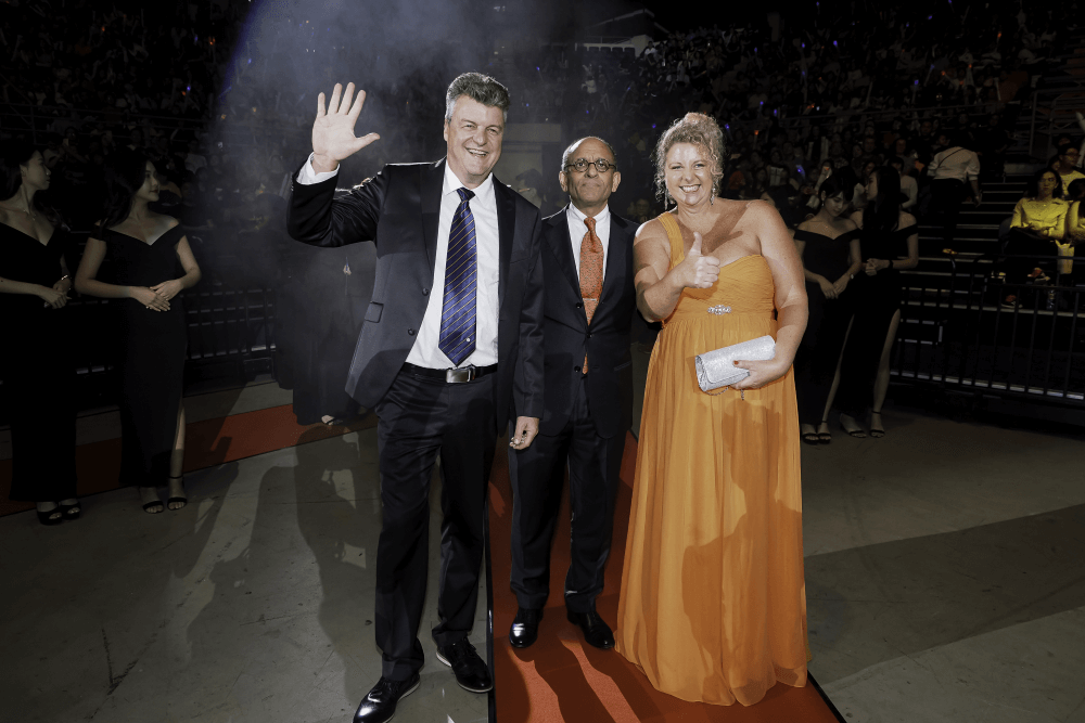 Kuala_Lumpur stage performance by Markus Eistert keynote speaker für Unternehmen und Veranstaltungen