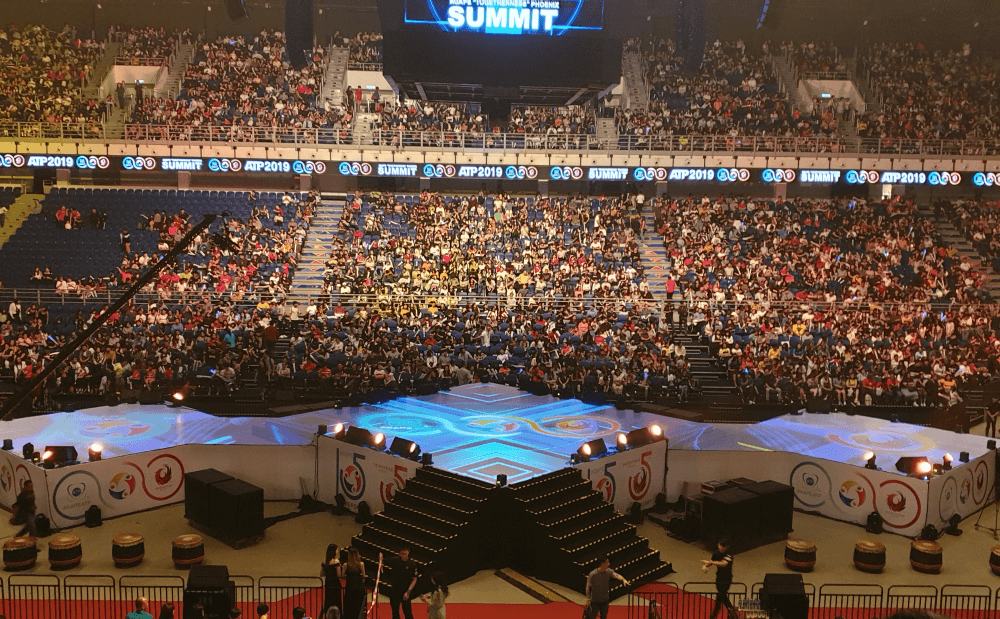 Kuala_Lumpur stage performance by Markus Eistert keynote speaker für Unternehmen und Veranstaltungen